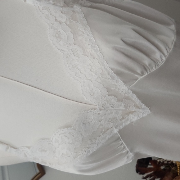 Vintage Elegant White Lace Trim Nightgown Slip - Picture 2 of 6